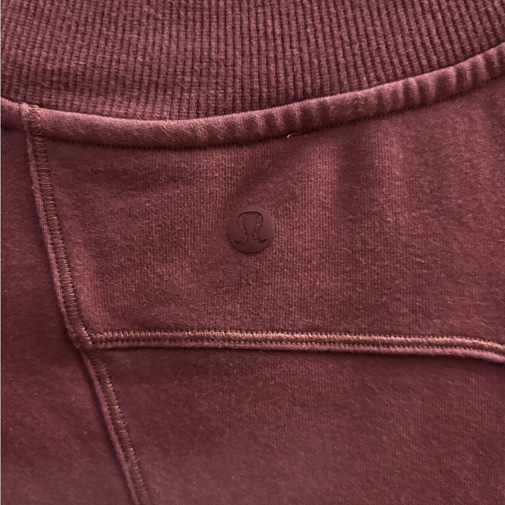 Lululemon - Picture 3 of 3